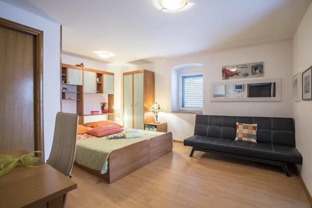 Split Center Apartments Buitenkant foto